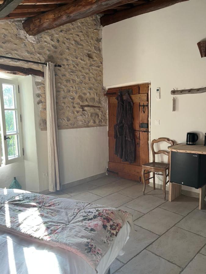 Mas Lou Parpaioun Bed and Breakfast Crestet Buitenkant foto