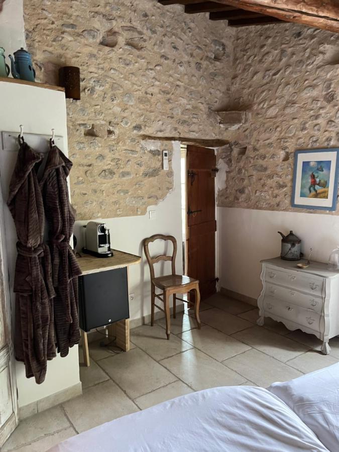Mas Lou Parpaioun Bed and Breakfast Crestet Buitenkant foto