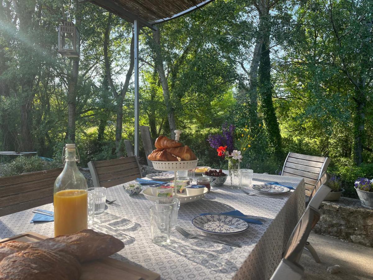 Mas Lou Parpaioun Bed and Breakfast Crestet Buitenkant foto