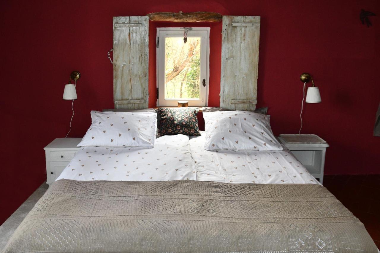 Mas Lou Parpaioun Bed and Breakfast Crestet Buitenkant foto